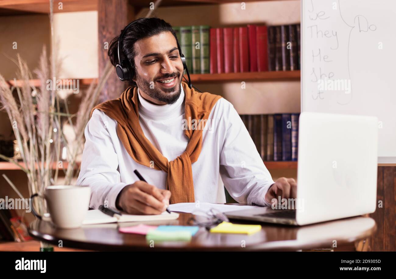 Modern indian teacher, class hi-res stock photography and images - Alamy