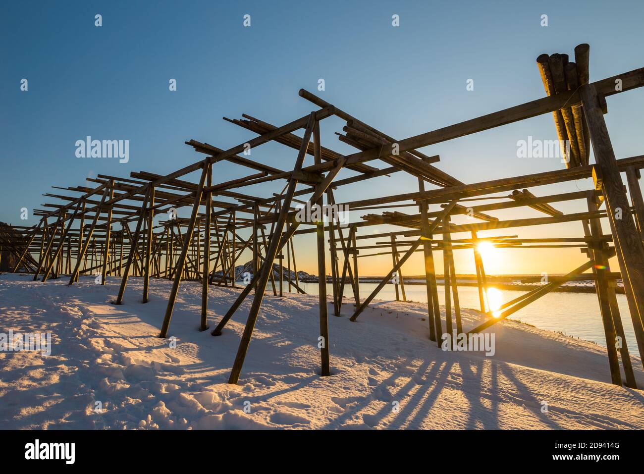 Empty fish racks hi-res stock photography and images - Alamy