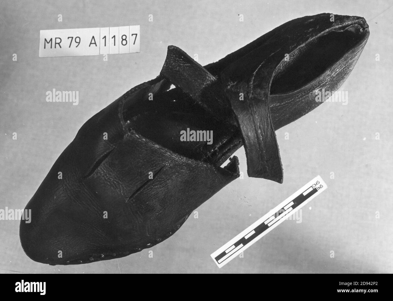 A TUDOR SHOE ARTEFACTS FROM THE MARY ROSE. PORTSMOUTH 1981 Stock Photo ...