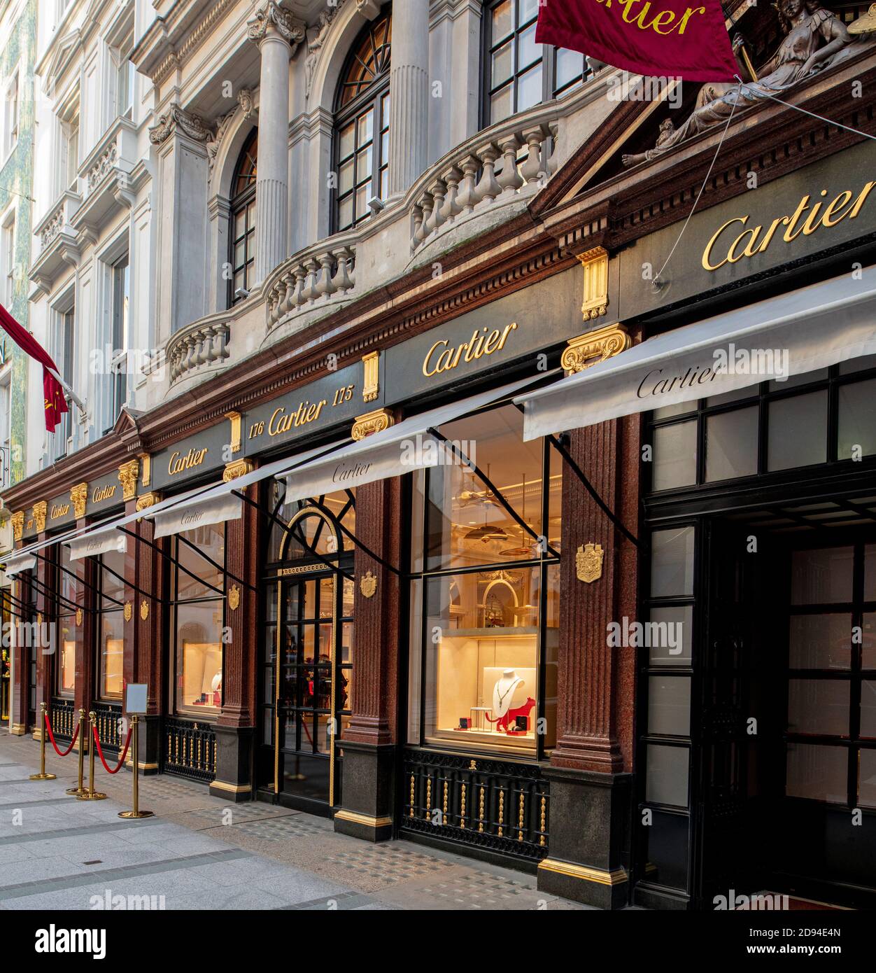 Shopping itineraries in Cartier(UK Old bond street) in September