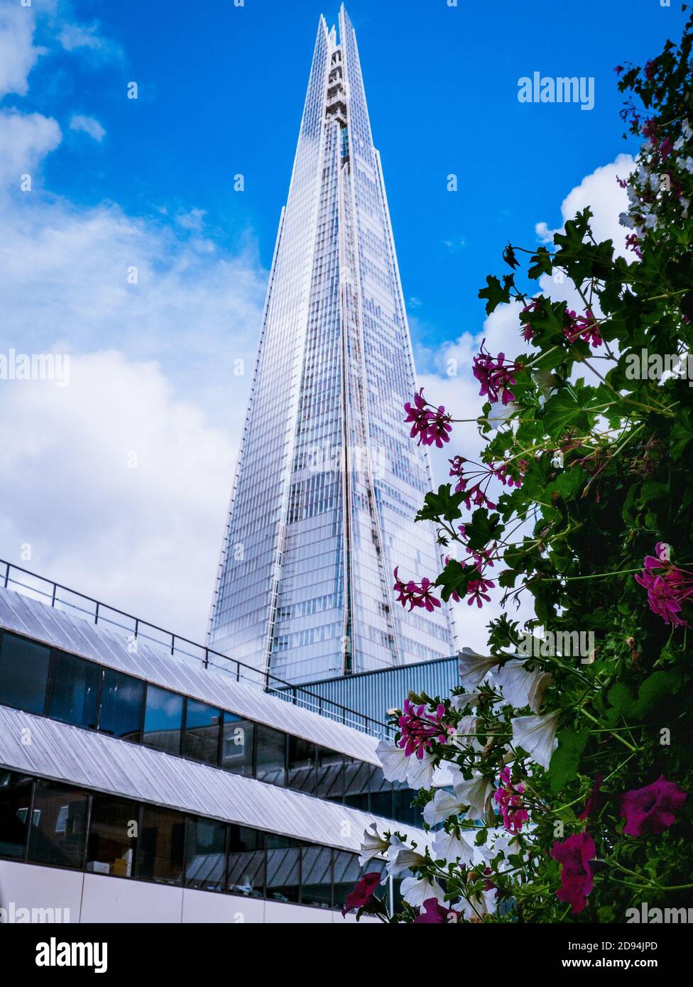 Under the shard hi-res stock photography and images - Alamy