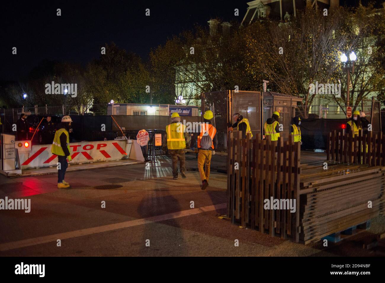 Washington DC USA. 2nd Nov 2020. Fences are installed around the perimeter of the White House, the night before Election day on the 3rd November, in anticipation of possible Election 2020 results riots. Yuriy  Zahvoyskyy / Alamy Live News Stock Photo
