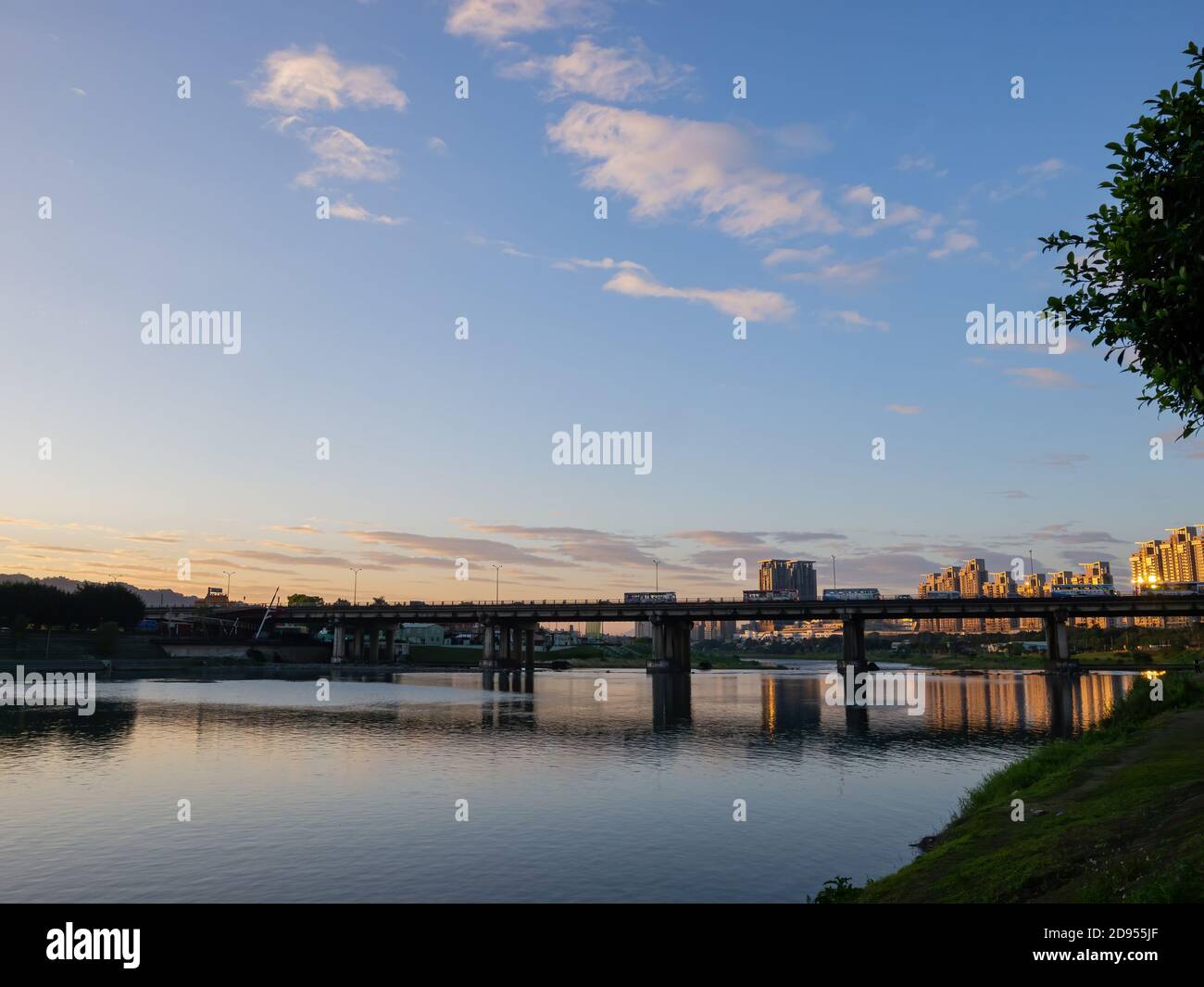 Afternoon view of the Bitan Bridge at Xindian District, Taipei, Taiwan ...