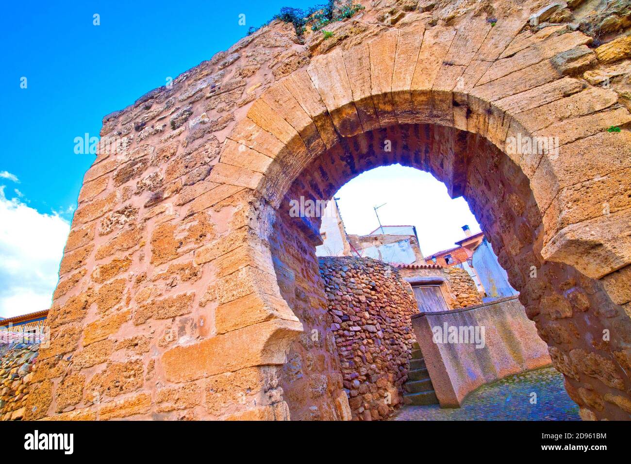 Horseshoe arch moorish hires stock photography and images Alamy