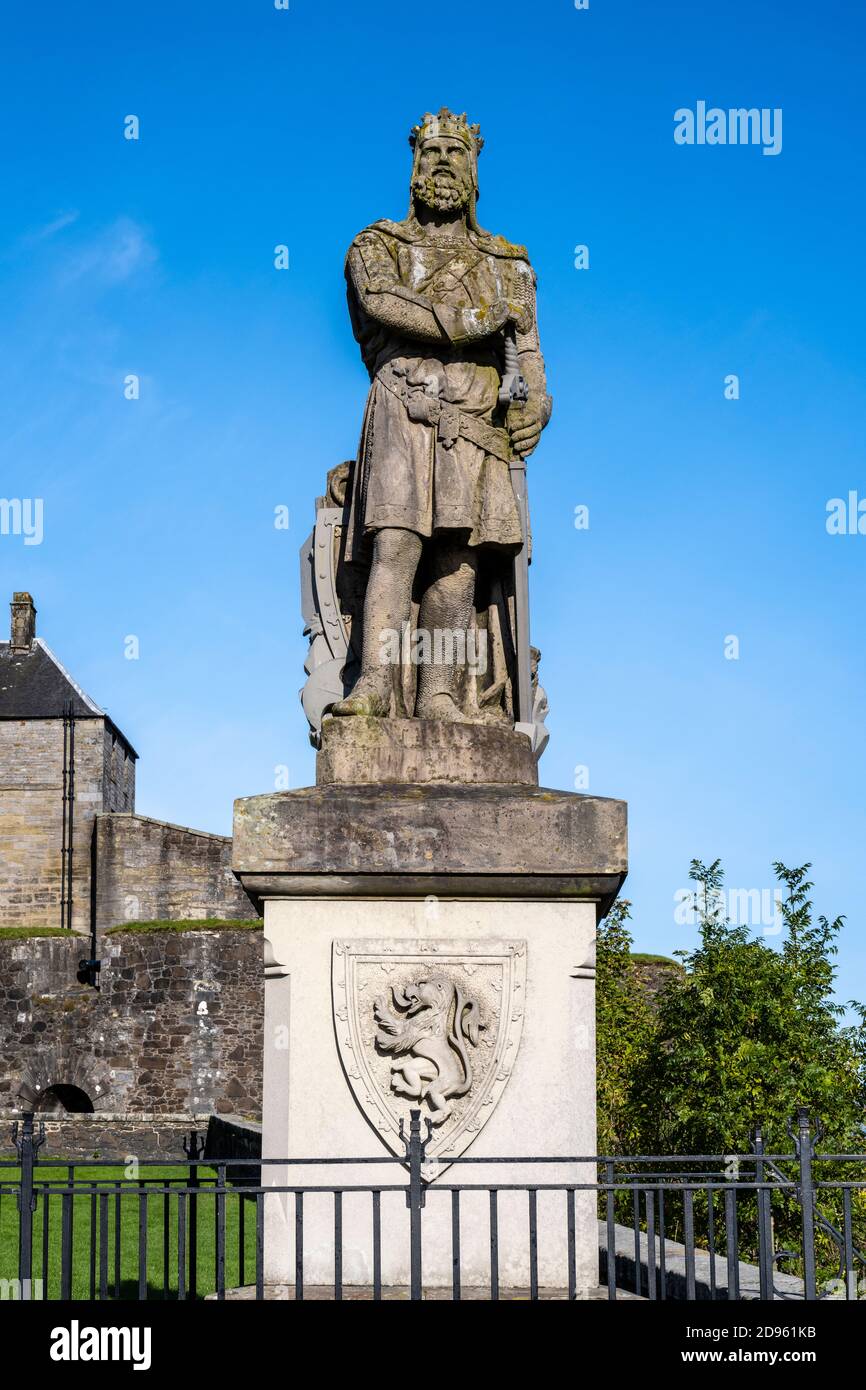 Robert the Bruce statue outside Stirling Castle on Castle Esplanade, Stirling, Scotland, UK Stock Photo