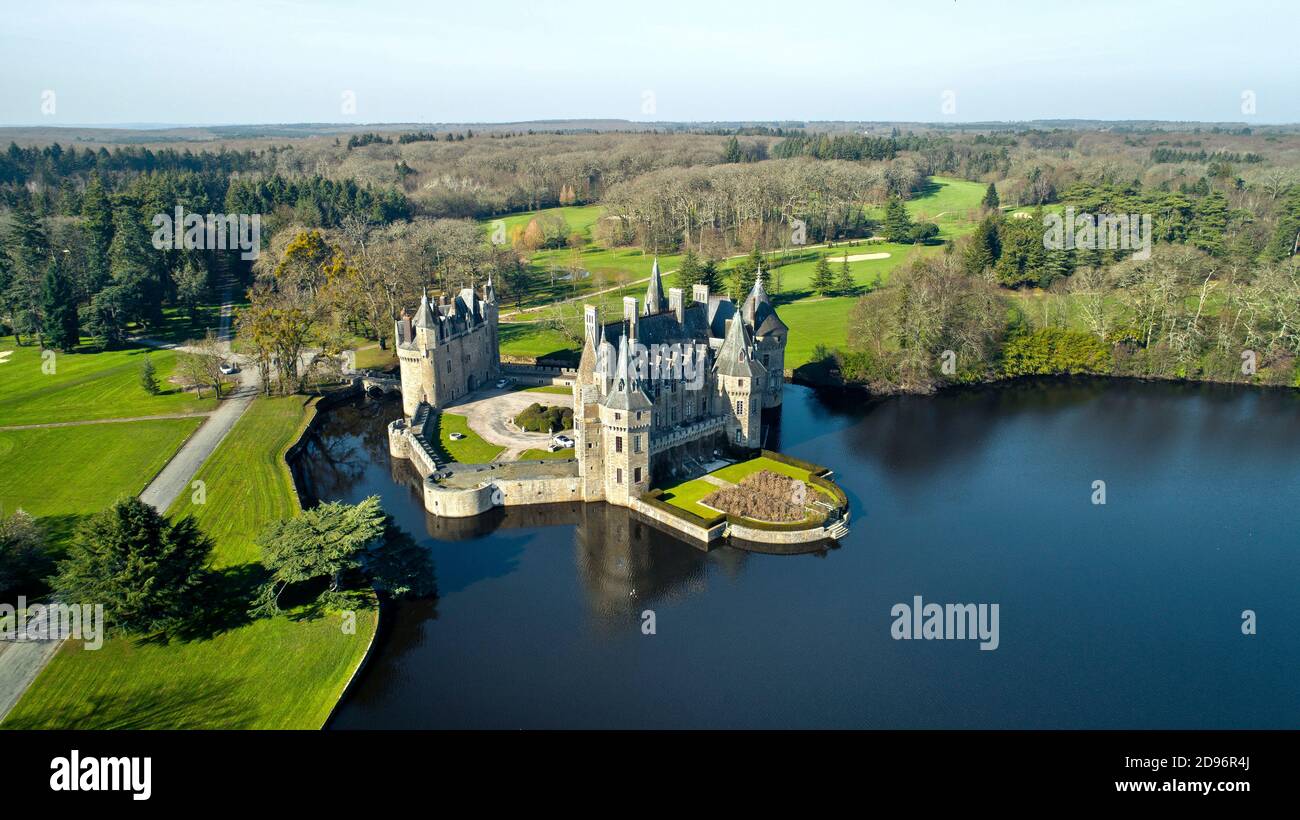 Missillac (north-western France): castle “Chateau de la Bretesche” Stock  Photo - Alamy
