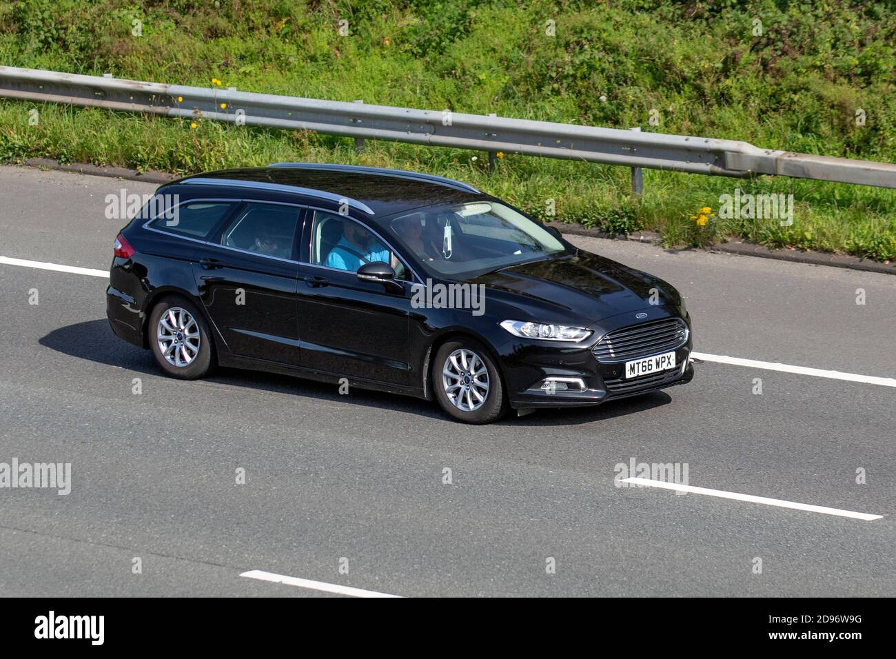 Ford mondeo zetec estate hi-res stock photography and images - Alamy