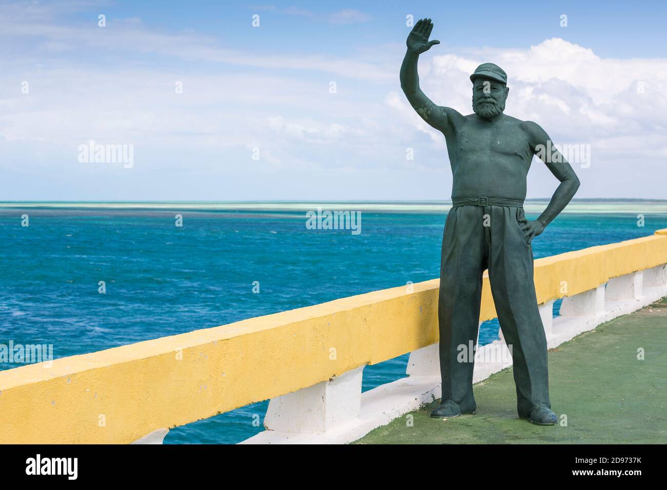 Cuba, Ciego de Avila Province, Jardines del Rey, Ernest Hemingway statue on causeway linking Cayo Coco to Cayo Guillermo Stock Photo