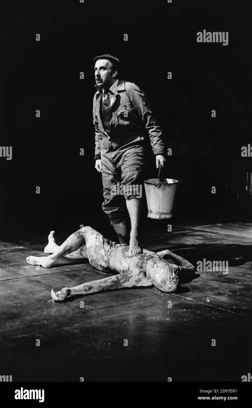 Christopher Benjamin (Archie Gross), Tom Mannion (The Body) in THE BODY by Nick Darke at the Royal Shakespeare Company (RSC), The Pit, Barbican Centre, London EC2  29/04/1983  design: Dermot Hayes  lighting: Michael Calf  director: Nick Hamm Stock Photo