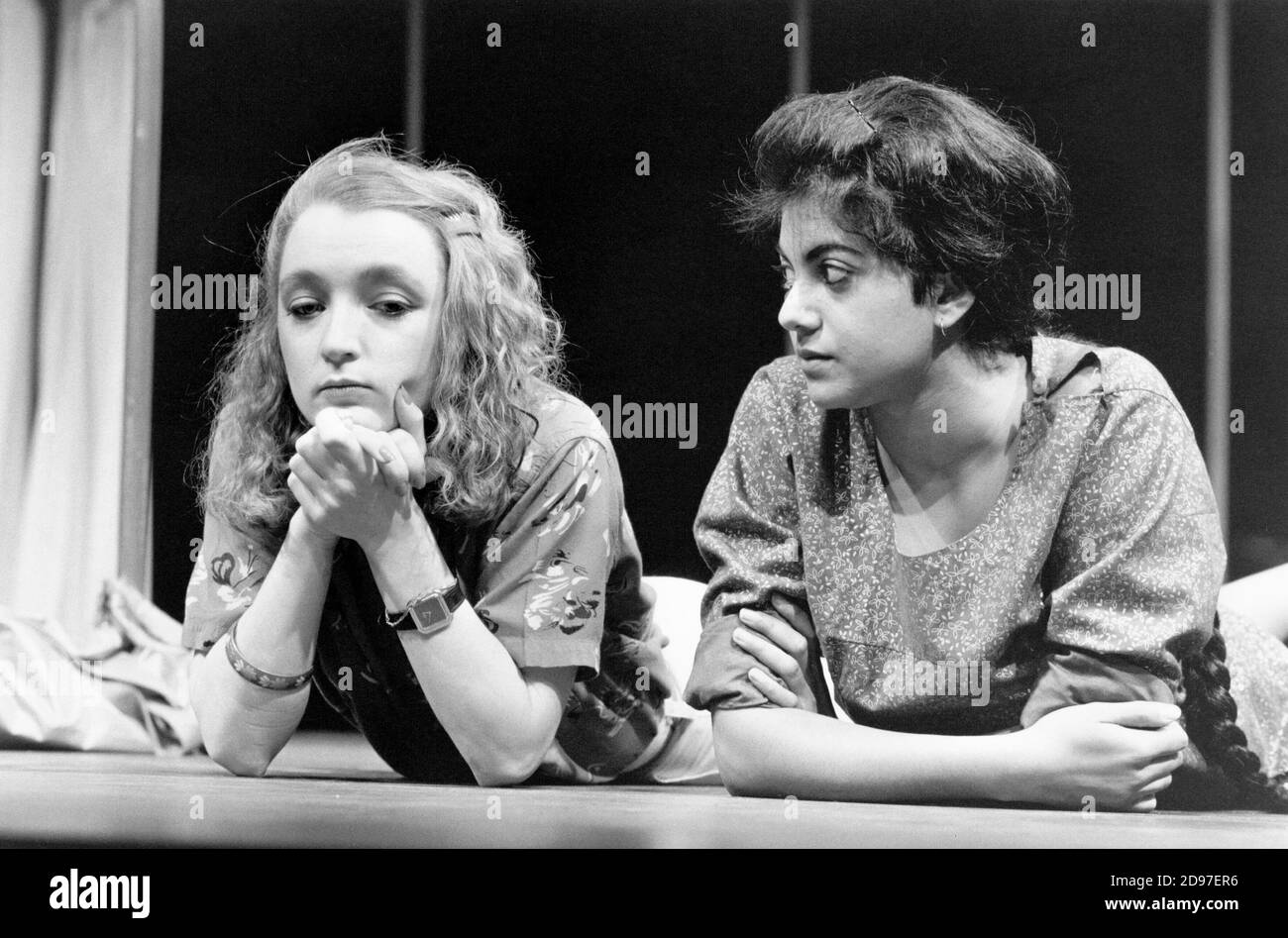 l-r: Lesley Manville (Susan), Rita Wolf (Amina) in BORDERLINE by Hanif Kureishi at the Royal Court Theatre, London SW1  05/11/1981  a co-production with the Joint Stock Theatre Group  design: Peter Hartwell & Anabel Temple  lighting: Hugh Laver  director: Max Stafford-Clark Stock Photo