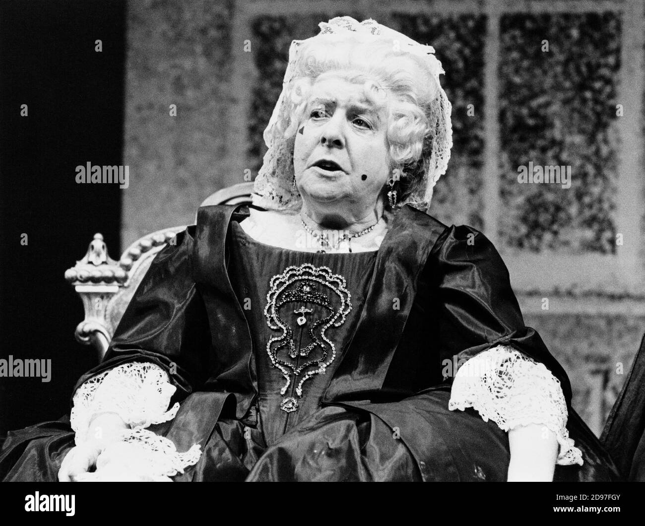 RESTORATION  written & directed by Edward Bond  design: Hayden Griffin & Gemma Jackson  lighting: Rory Dempster   Irene Handl (Old Lady Are)  Royal Court Theatre, London SW1  21/07/1981 (c) Donald Cooper/Photostage   photos@photostage.co.uk   ref/BW-P-297-0 Stock Photo