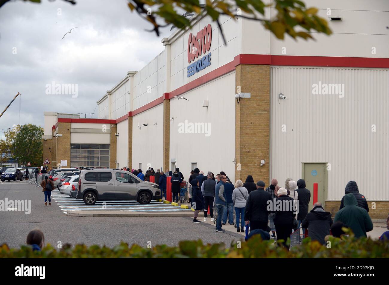 Lakeside Essex, UK. 3rd Nov, 2020. Last minute shoppers before lockdown