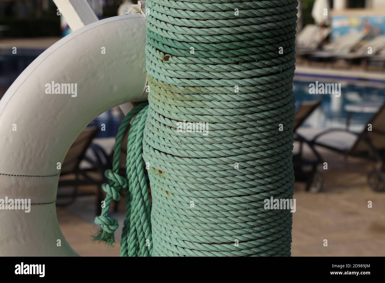 Rope wrapped around pole hires stock photography and images Alamy