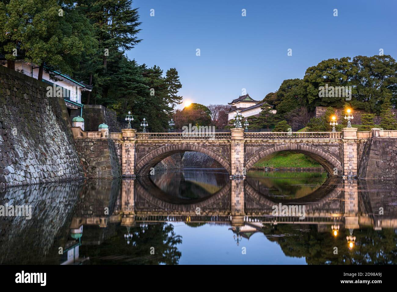 Tokyo imperial palace nijubashi bridge hi-res stock photography and ...