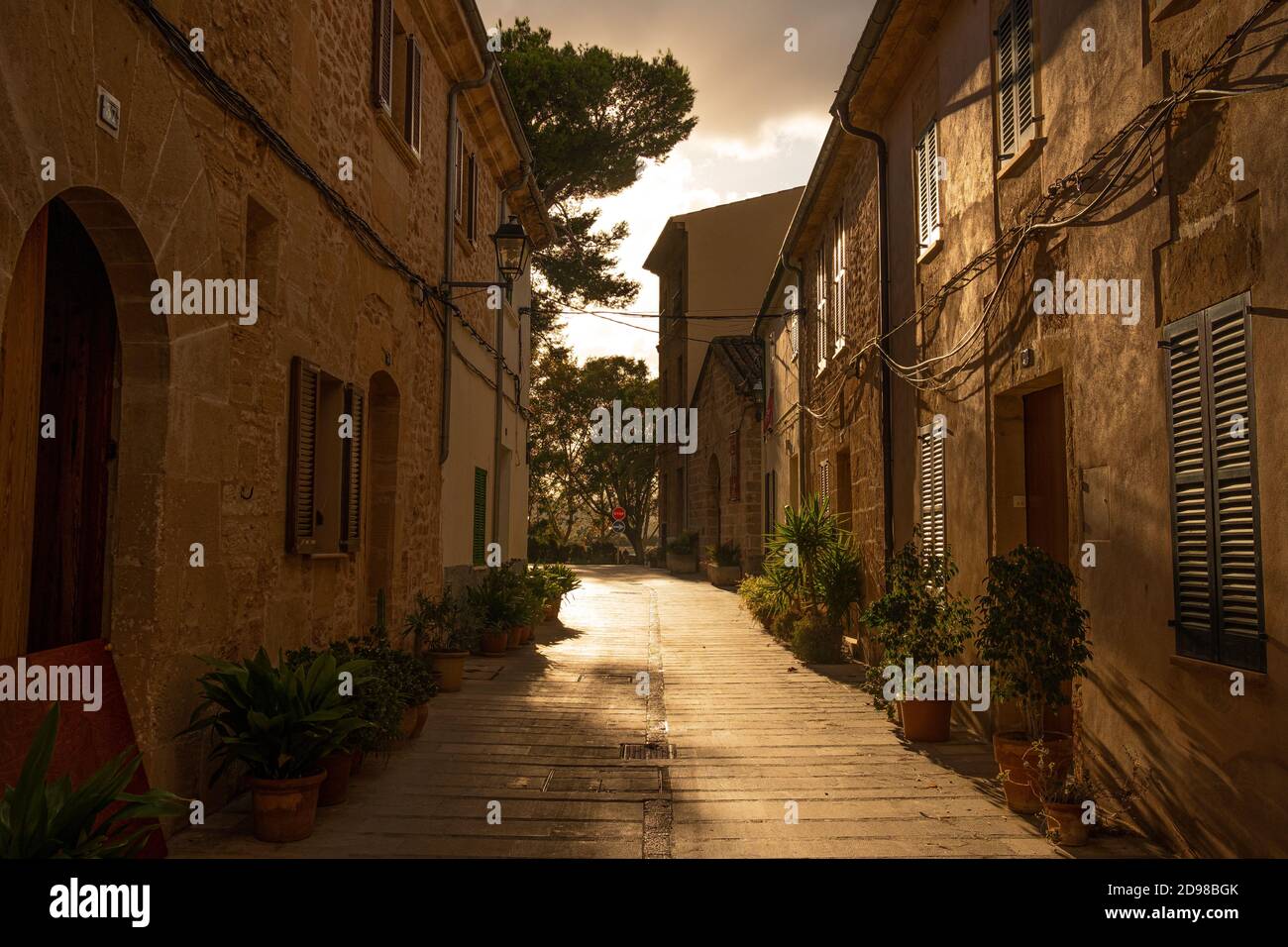 Empty street in alcudia hi-res stock photography and images - Alamy