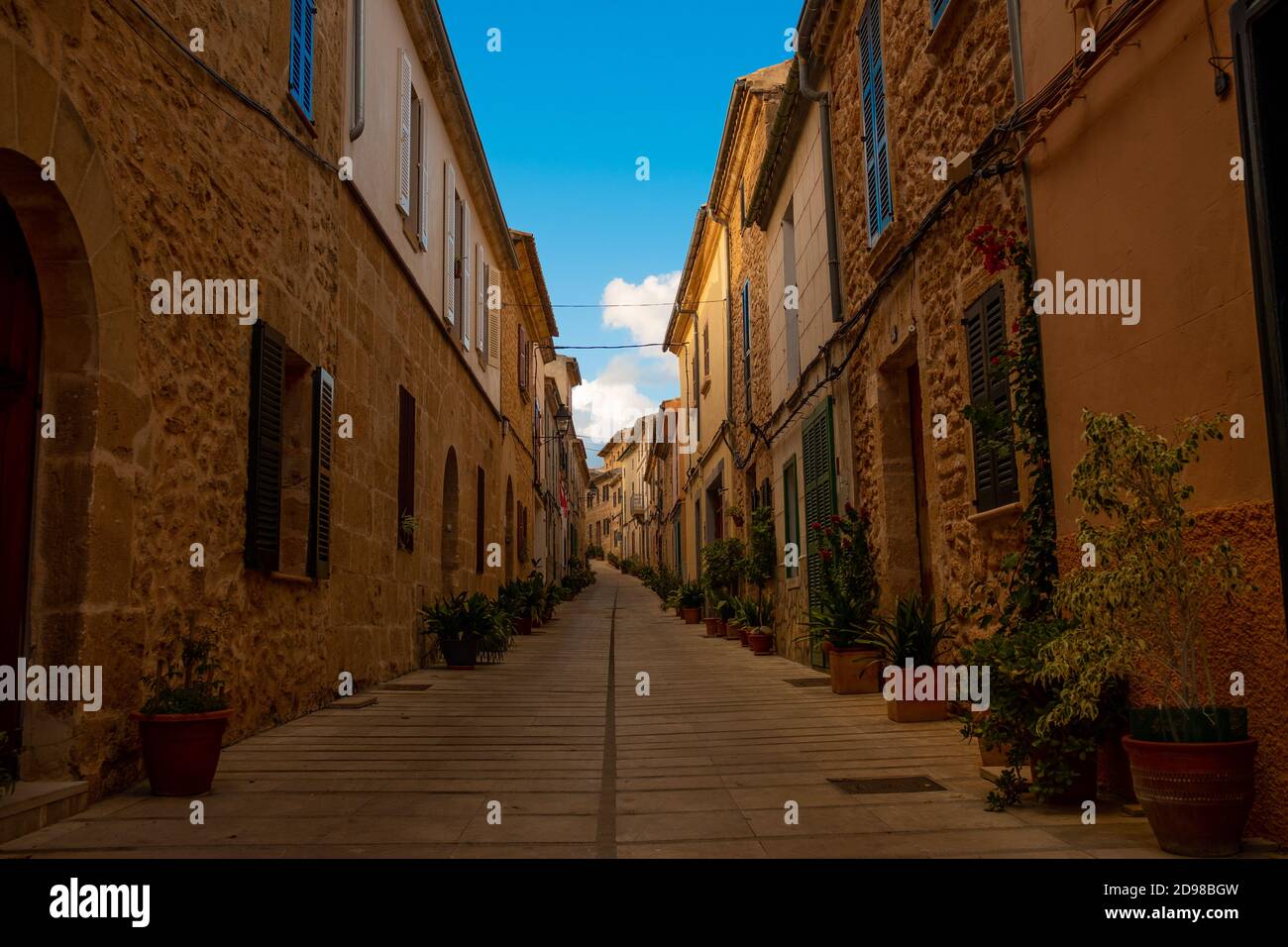 Empty street in alcudia hi-res stock photography and images - Alamy