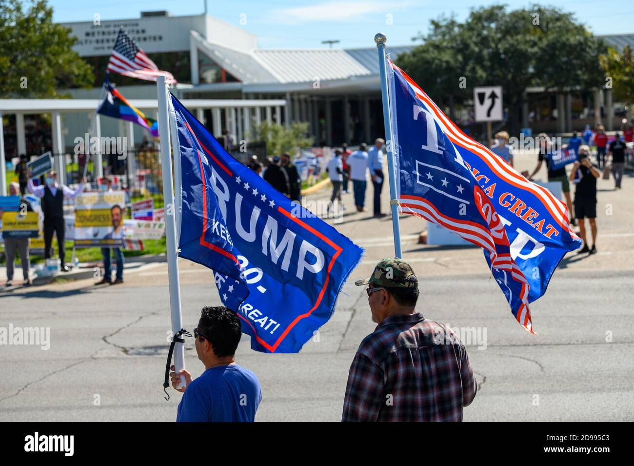 Houston, Texas, USA. 3rd Nov, 2020. A loud group of supporters of Donald Trump outside a polling station in Harris County, Houston, Texas, USA. Credit: Michelmond/Alamy Live News. Stock Photo