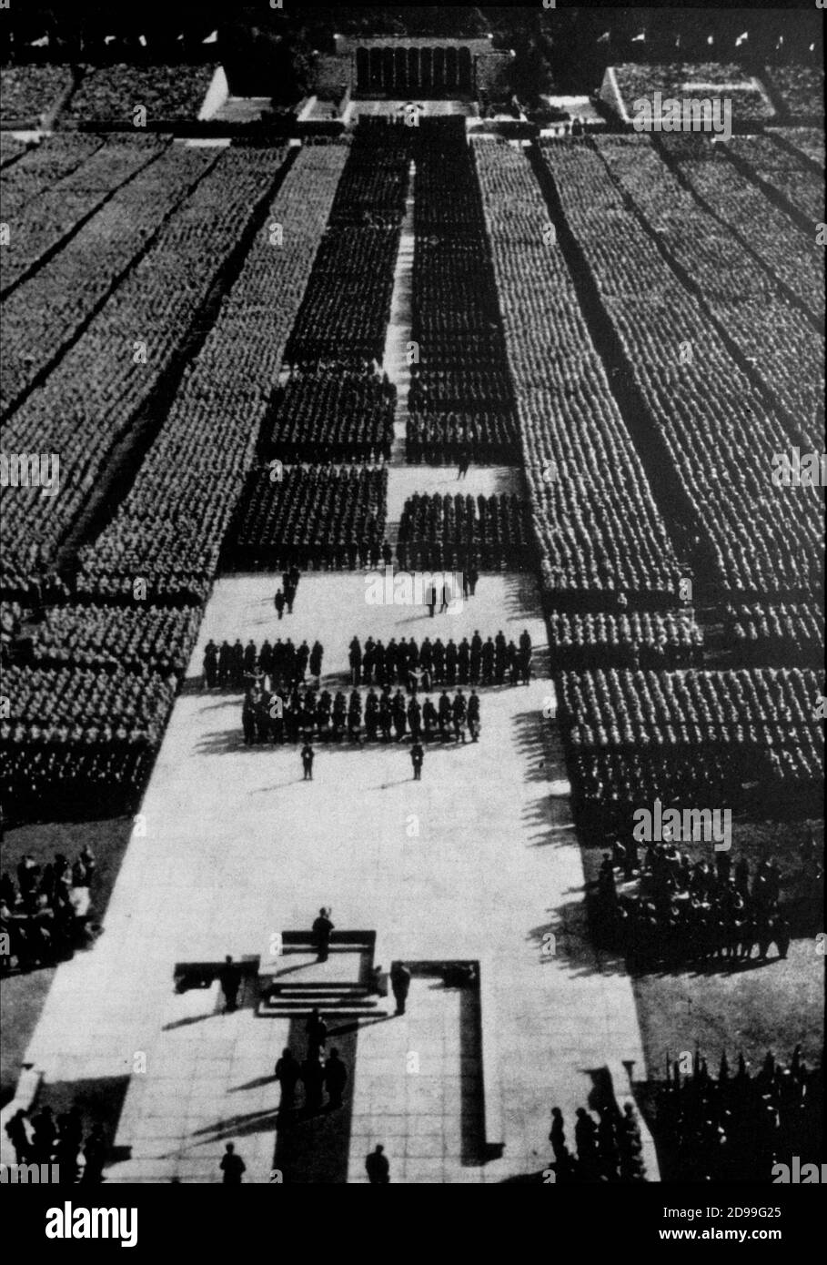 1935 , GERMANY  : pubblicity still from the movie  TRIUMPH DES WILLENS  ( Triumph of The Will - Il trionfo della volontà ) by the german movie director LENI RIEFENSTAHL ( born in Berlin , 22 august 1902 ), shoting during the 6Th National Socialist Party Rally in Nremberg held from 4 to 10 september 1934  - ADOLF HITLER - WWII - SECONDA GUERRA MONDIALE - NAZI - NAZIST - NAZISTA - NAZISMO  - MOVIE - CINEMA - FILM ------  Archivio GBB Stock Photo