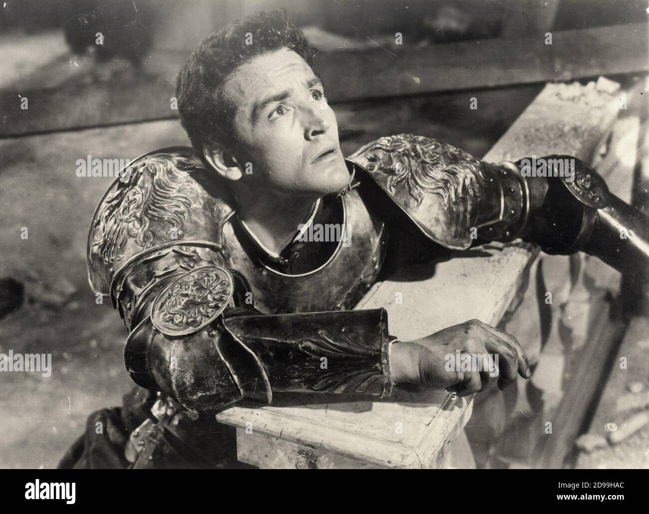 1956  , ITALY : The celebrated italian actor  VITTORIO GASSMAN  ( 1922 - 2000 ) in the movie  GIOVANNI DALLE BANDE NERE ( The Violent  Patriot )  by Sergio Grieco . -  ARMATURA - ARMOUR  ----   Archivio GBB Stock Photo