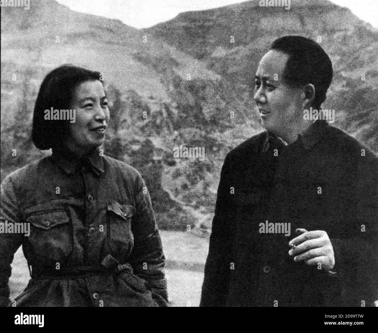 1944 , CHINA : The chinese politician leader MAO TSE-TUNG with the  wife Chiang-Ching - POLITICO - COMUNISTA - COMUNISMO - comunist - comunism - dittatore - dictator - rivoluzionario - revolutionary - revolution - rivoluzione  - TZE-tung - Tze tung - Tze-thung  ----  Archivio GBB Stock Photo