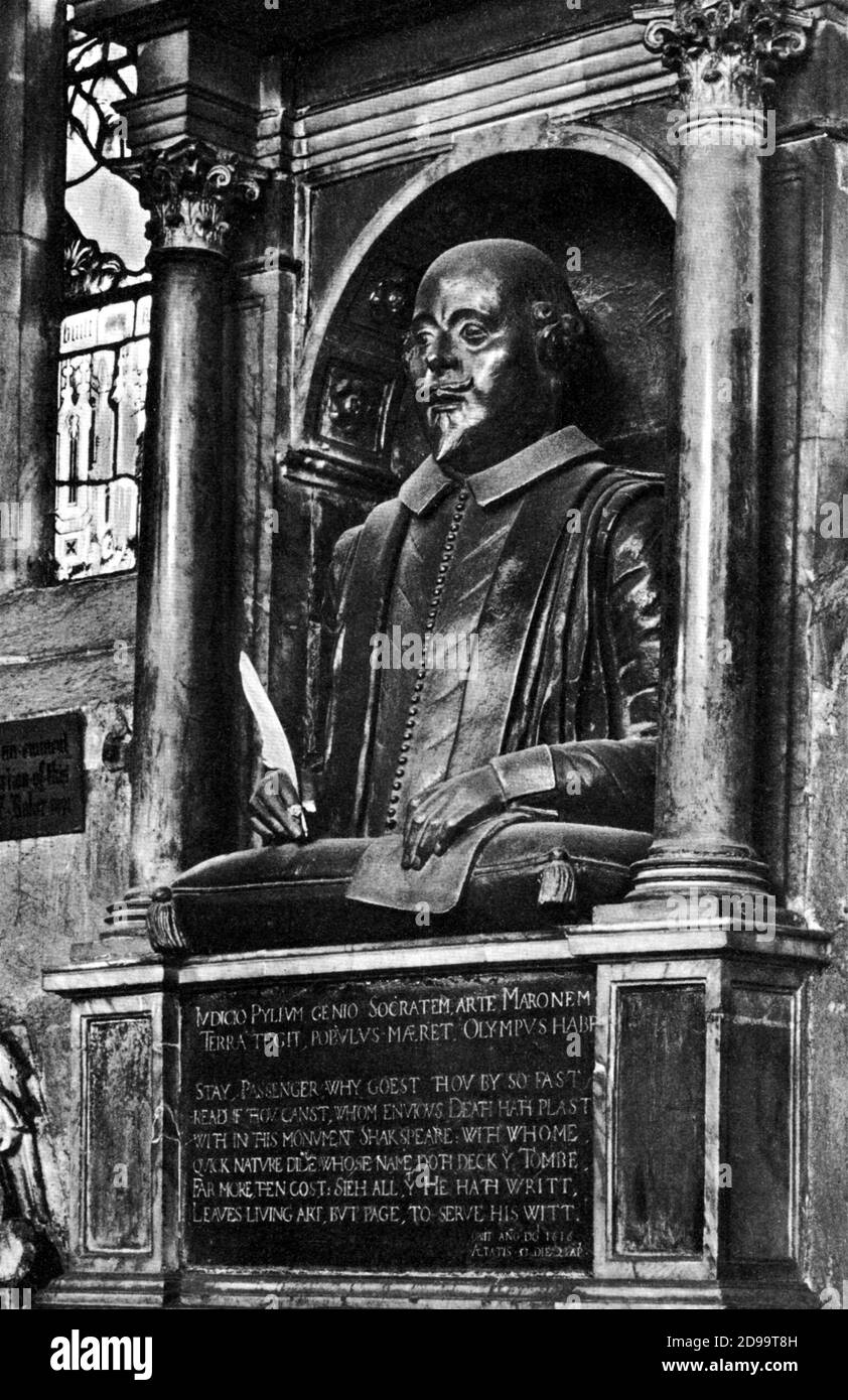 The english playwriter and poet  WILLIAM  SHAKESPEARE ( 1564 - 1616 ) , the monument overlooking his grave in the Holy Trinity Church in Stratford , the latin inscription reads : "  In judgment a Nestor , in genius a Socrates , in art a Virgil : The earth covers him , the people mourn him , Olympus has him . " - SCRITTORE - DRAMMATURGO - TEATRO - THEATER - POETA - POESIA - POETRY - letterato - letteratura - literature  tomba - cimitero - cementery - epitaffio - commedia - comedy - tragedy - tragedia - penna d' oca - pen - elisabettiano - statua - busto - statue - bust - collar - colletto - bar Stock Photo