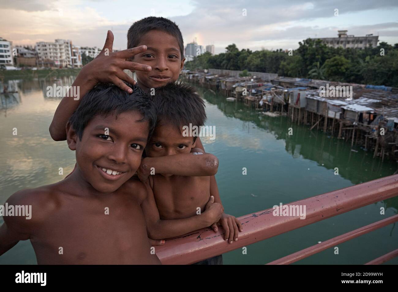 Slum of dhaka hires stock photography and images Alamy