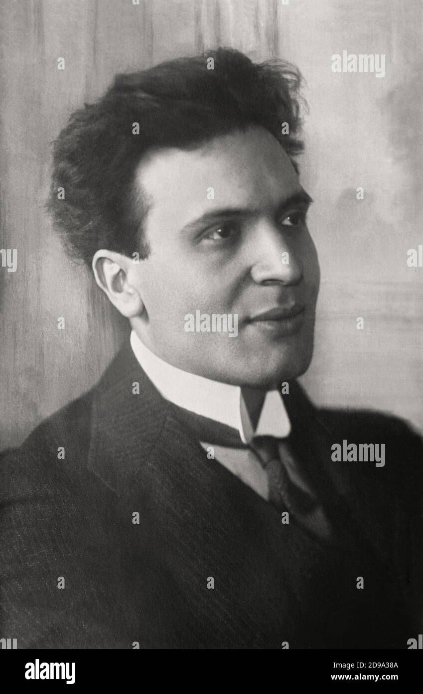 1918 ca : The celebrated german music conductor and composer BRUNO WALTER ( Berlin  1876 - Beverly Hills  1962 ).  Photo by Traut . He was born in Berlin, but moved to several countries between 1933 and 1939, finally settling in the United States in 1939. He was born Bruno Schlesinger, but began using Walter as his surname in 1896, and officially changed his surname to Walter upon becoming naturalised in Austria in 1911 .  - DIRETTORE d' orchestra - MUSICISTA - OPERA LIRICA - MUSICA CLASSICA - classical -   tie - cravatta - collar - colletto - COMPOSITORE - OPERA LIRICA  ----  Archivio GBB Stock Photo