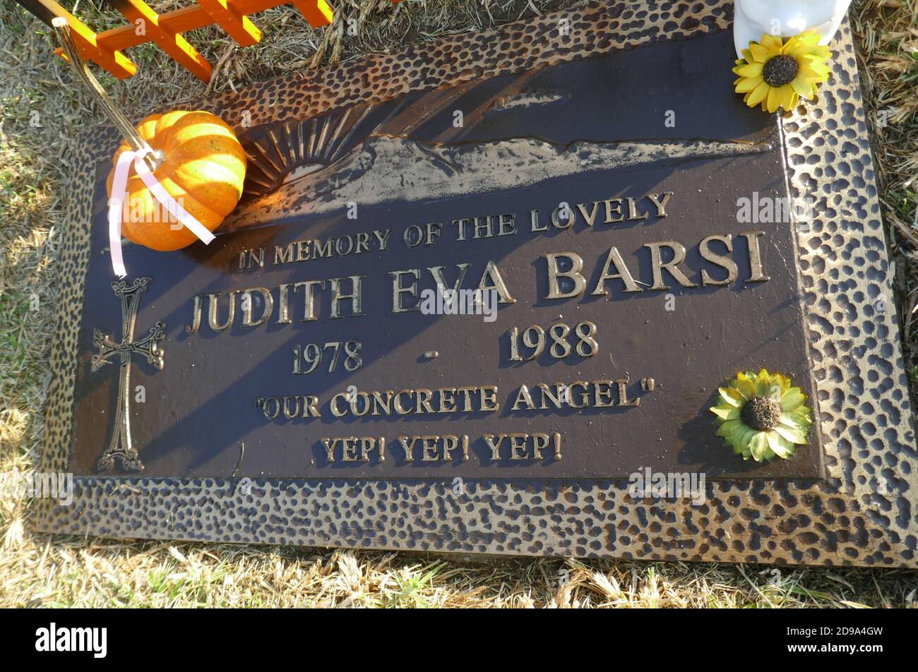 Los Angeles, California, USA 3rd November 2020 A general view of atmosphere of actress Judith Barsi's grave at Forest Lawn Hollywood Hills Memorial Park on November 3, 2020 in Los Angeles, California, USA. Photo by Barry King/Alamy Stock Photo Stock Photo