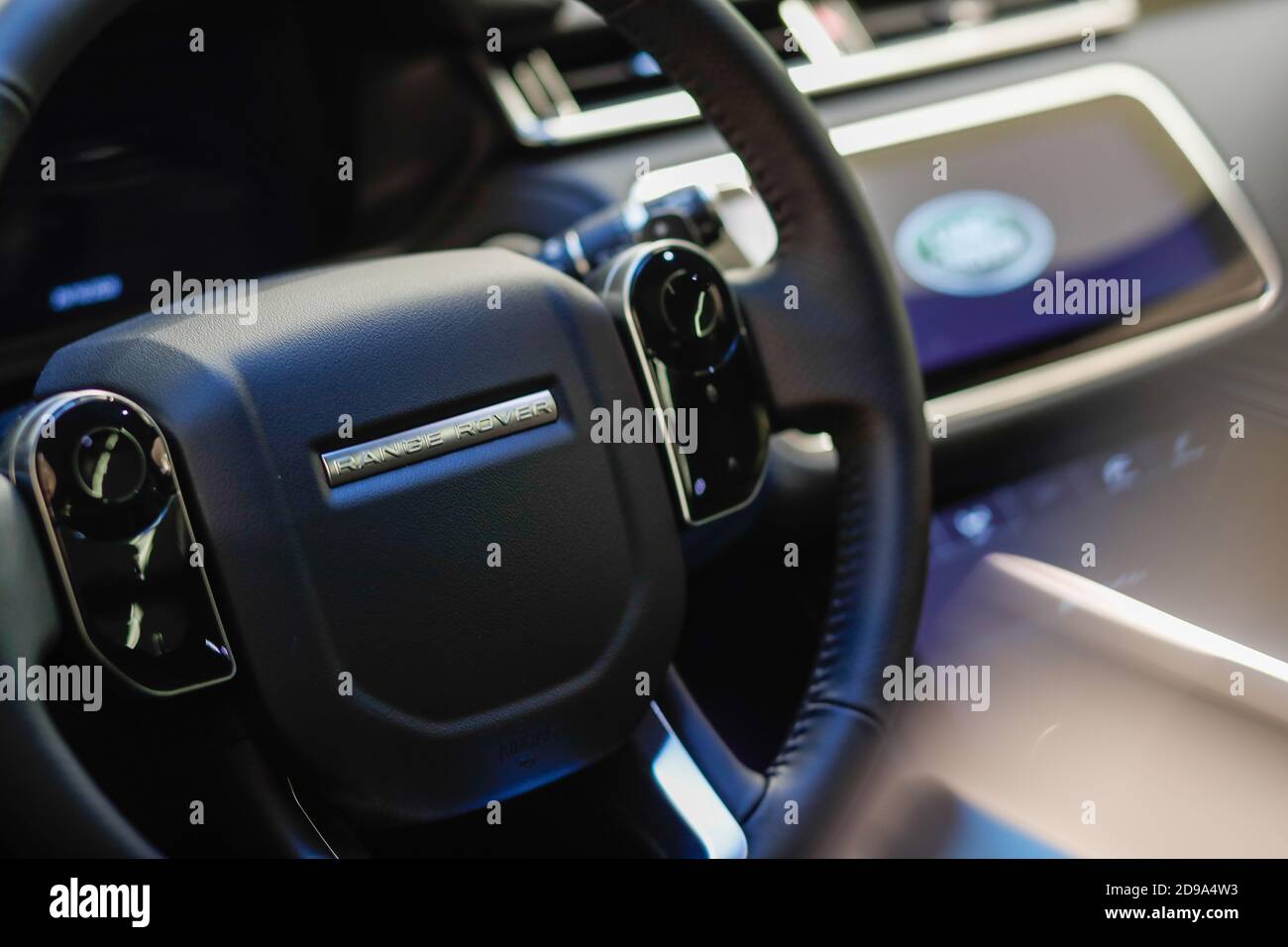 Rang Rover High Resolution Stock Photography and Images - Alamy