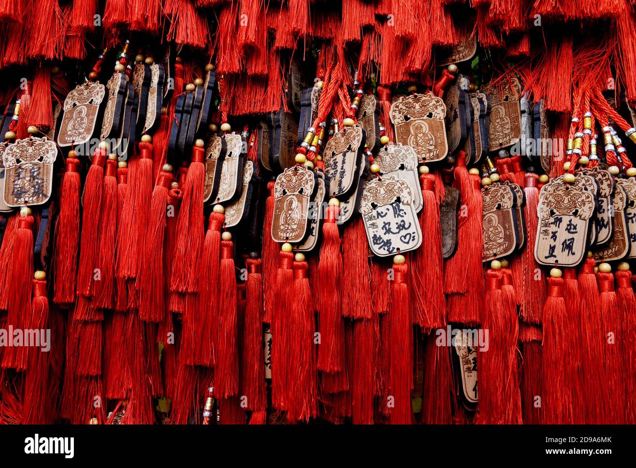 Mentougou, Mentougou, China. 4th Nov, 2020. CHINA-Nowadays, almost all famous and non-famous scenic spots are equipped with points for selling wishing CARDS and concentric locks, and special and eye-catching positions are set for hanging and putting. The price will also vary according to the level of scenic spots.The unique scenery line also adds a bit of vitality to the scenic spot. Credit: SIPA Asia/ZUMA Wire/Alamy Live News Stock Photo