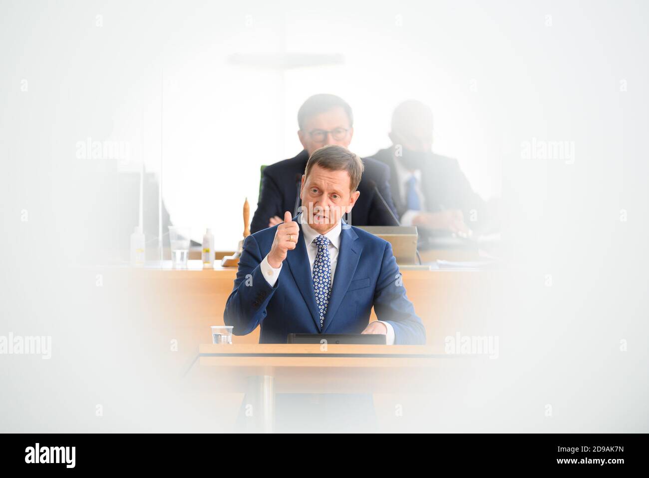 Dresden, Germany. 04th Nov, 2020. Michael Kretschmer (CDU), Prime Minister of Saxony, holds his governmental statement on the Corona pandemic during the session of the Saxon state parliament. Credit: Robert Michael/dpa-Zentralbild/dpa/Alamy Live News Stock Photo