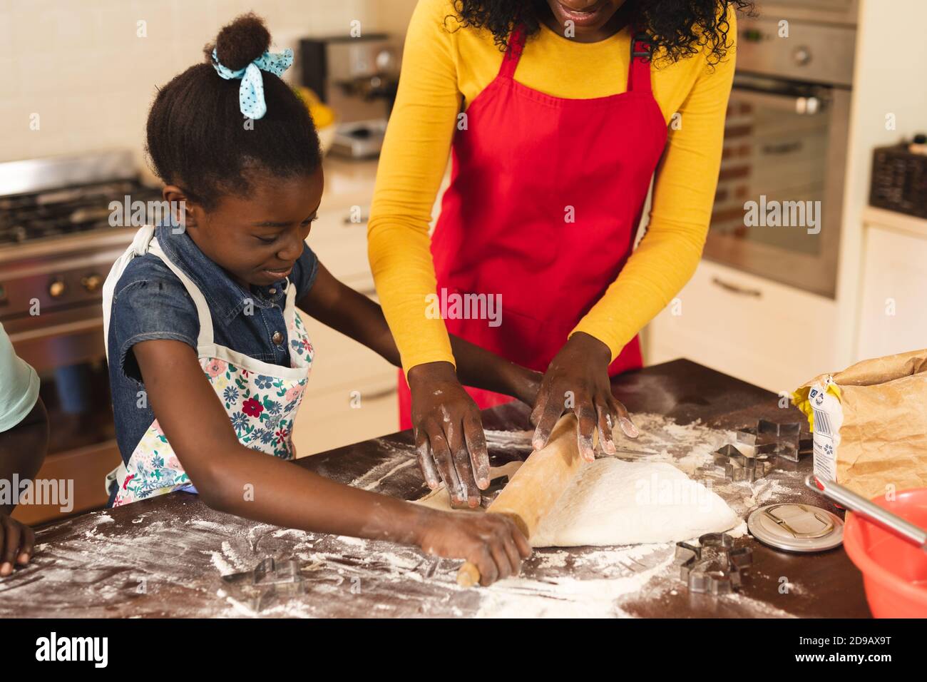 american-home-baking-hi-res-stock-photography-and-images-alamy