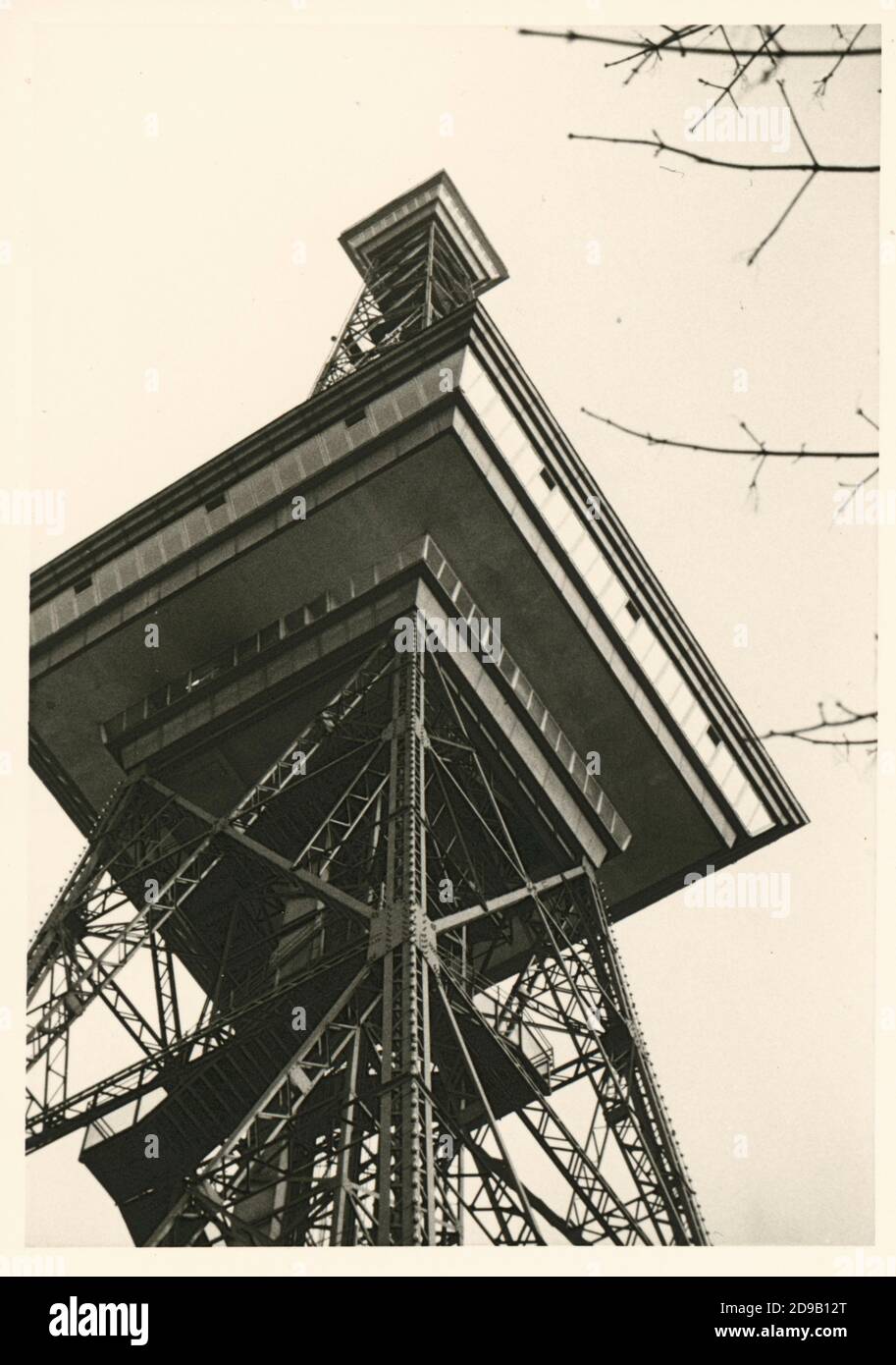 Berlin Germany 1950's - black and white - b/w - der lange Lulatsch - Radio  Tower - Funkturm Stock Photo - Alamy