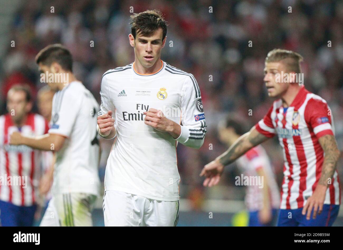 Gareth Bale  of  Real Madrid and Toby Alderweireld of Atletico Madrid  during the Champion League Finale 2013 - 2014 ,Estádio da Luz, Lisbonne  on MAY 24 2014 in Lisbonne ,Portugal - Photo Laurent Lairys/ DPPI Stock Photo