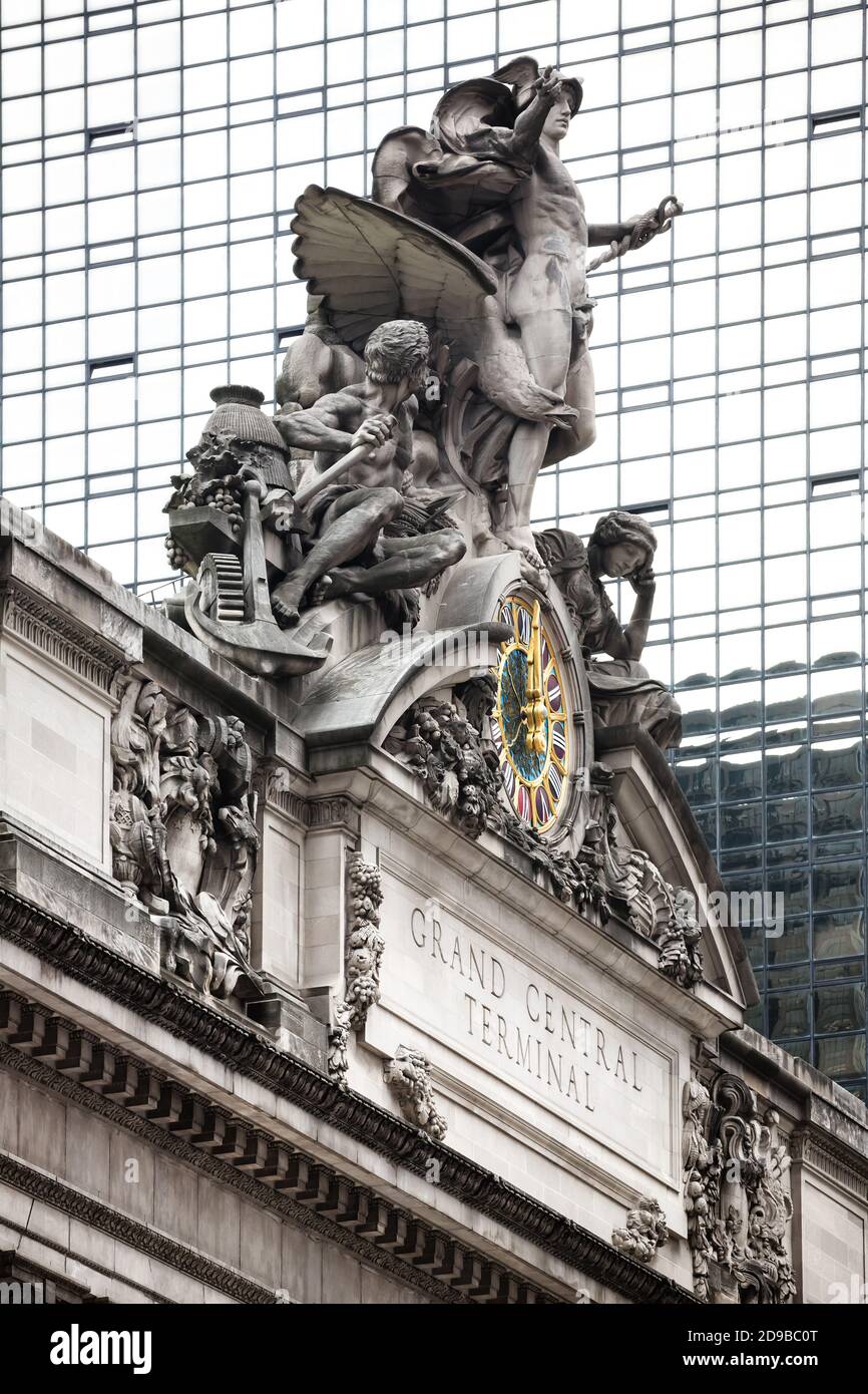 NEW YORK, USA - May 02, 2016: Grand Central Station in New York. Iconic statue of the Greek God Mercury that adorns the south facade of Grand Central Stock Photo