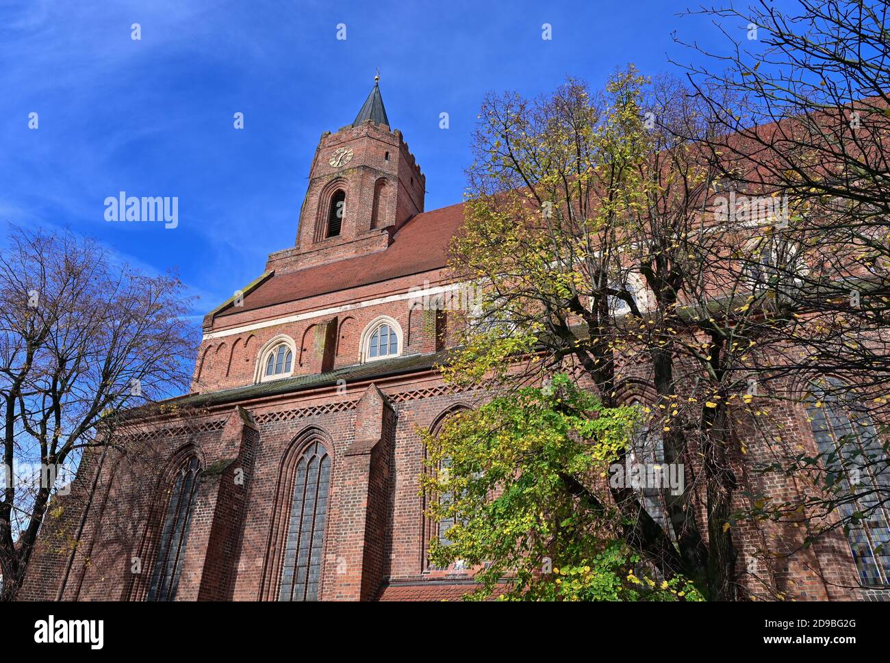 Beeskow, Germany. 02nd Nov, 2020. The gothic church of St. Mary. Credit: Patrick Pleul/dpa-Zentralbild/ZB/dpa/Alamy Live News Stock Photo