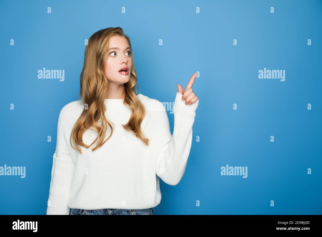 Shocked astonished woman face blonde hi-res stock photography and ...