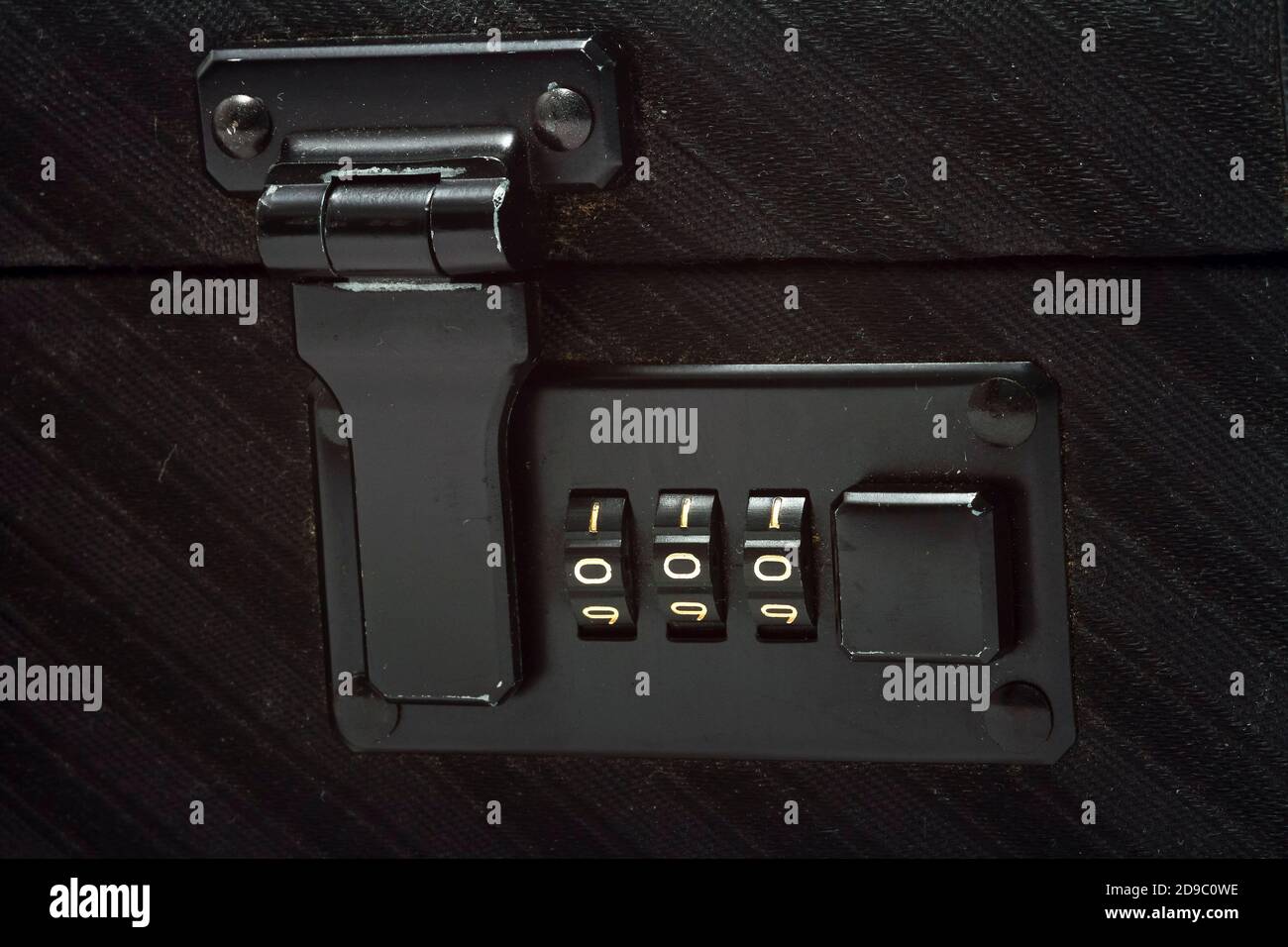 Briefcase combination lock hires stock photography and images Alamy