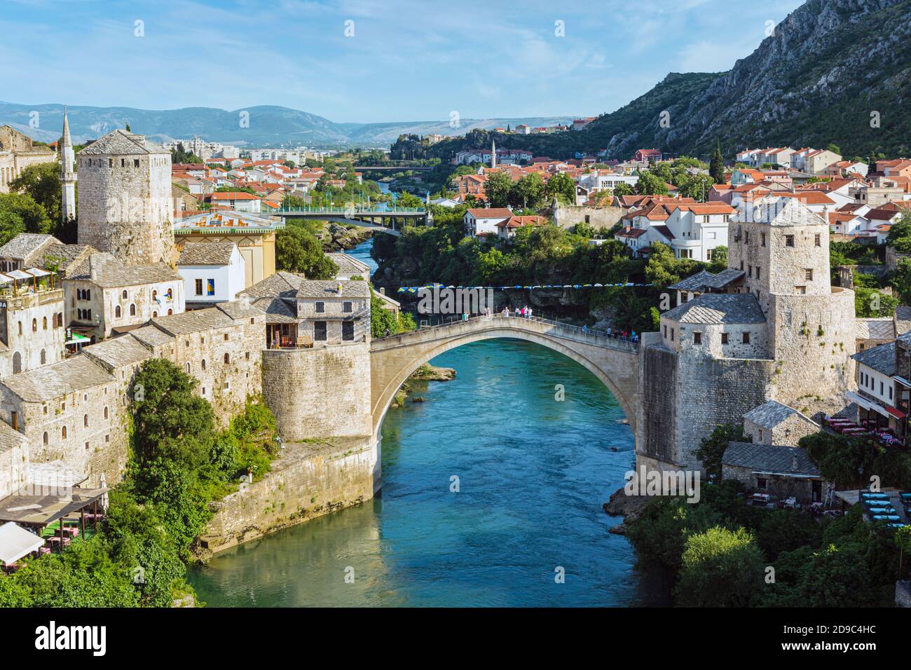 Old arch bridge hi-res stock photography and images - Alamy