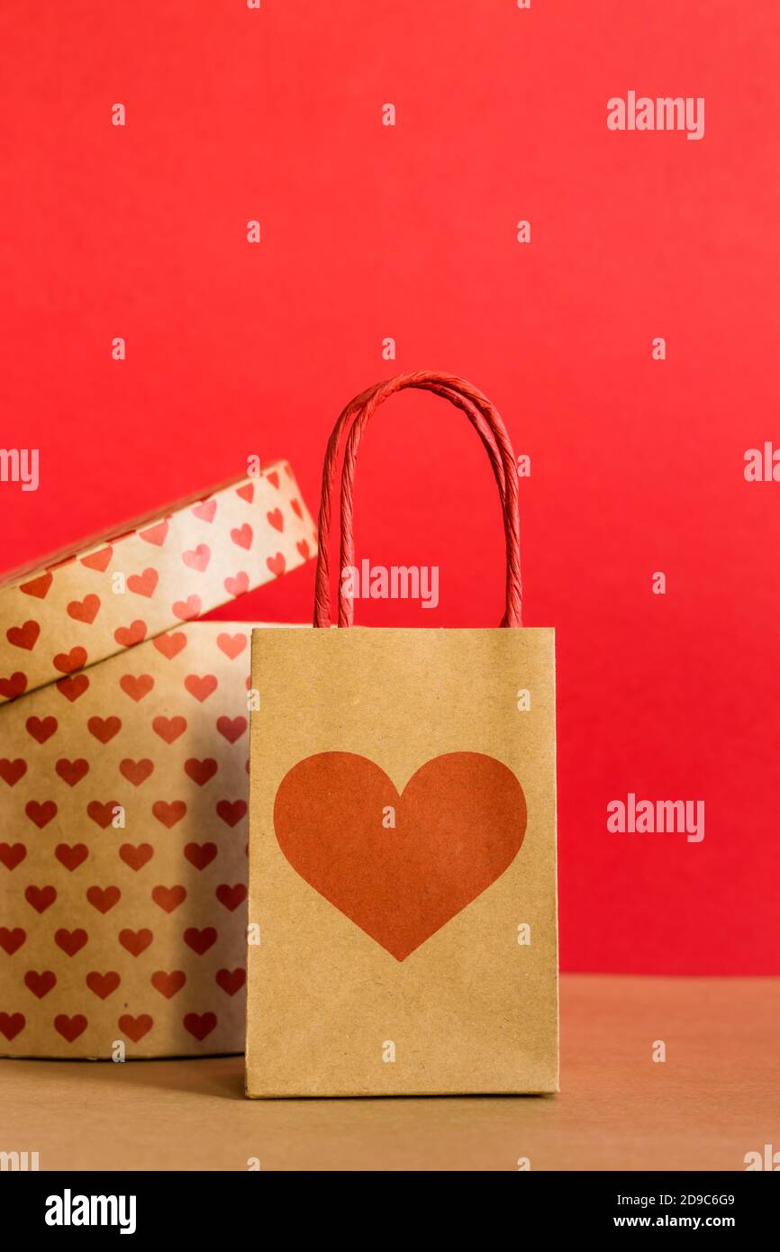 Valentines day invitation paper hi-res stock photography and images - Alamy