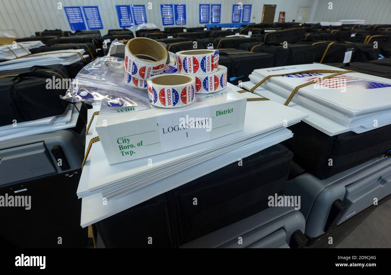 Voting machines hires stock photography and images Alamy