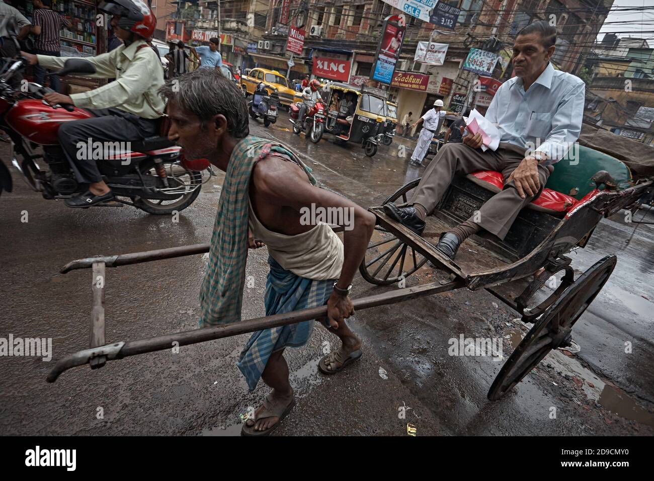 Kolkata is the last Indian city that still has the so-called horse men ...