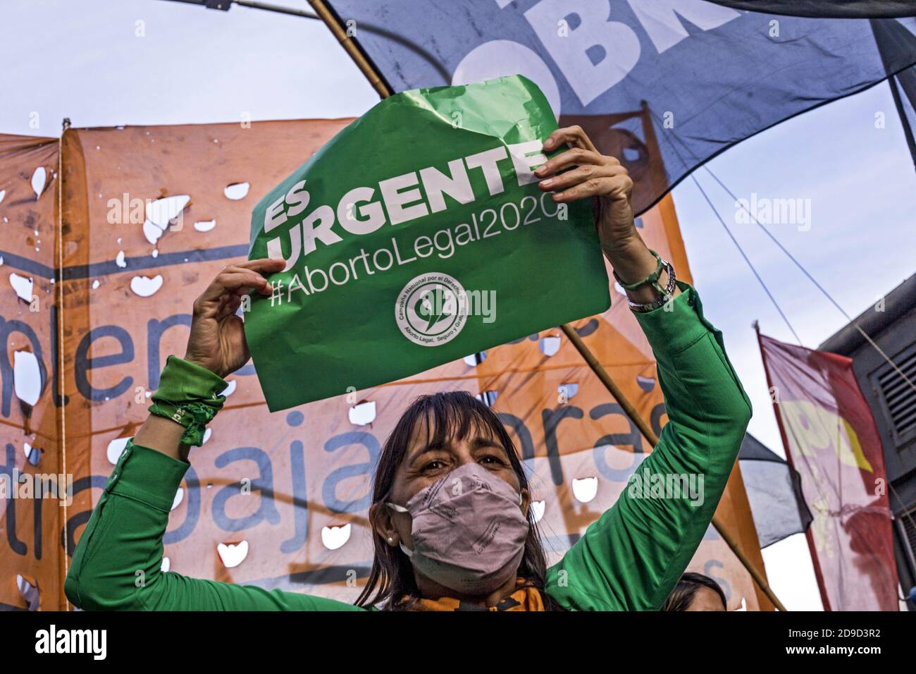 Buenos Aires, Federal Capital, Argentina. 4th Nov, 2020. A new mobilization was held in the vicinity of the Congress of the Argentine Nation in the city of Buenos Aires to demand the treatment of the Law of Legal, Safe and Free Abortion. Under the slogan ''It is Urgent'', the so-called ''Green Tide'' returned to the streets despite the health emergency due to COVID-19 and the restrictions of social isolation. Credit: Roberto Almeida Aveledo/ZUMA Wire/Alamy Live News Stock Photo
