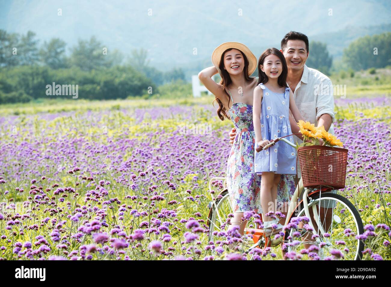 Indian family outing hi-res stock photography and images - Alamy