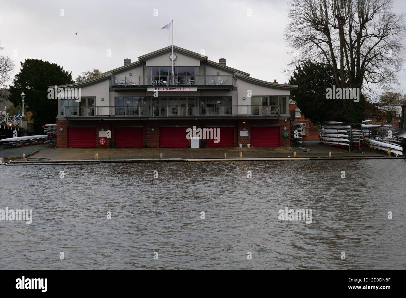 Marlow on thames hi-res stock photography and images - Alamy