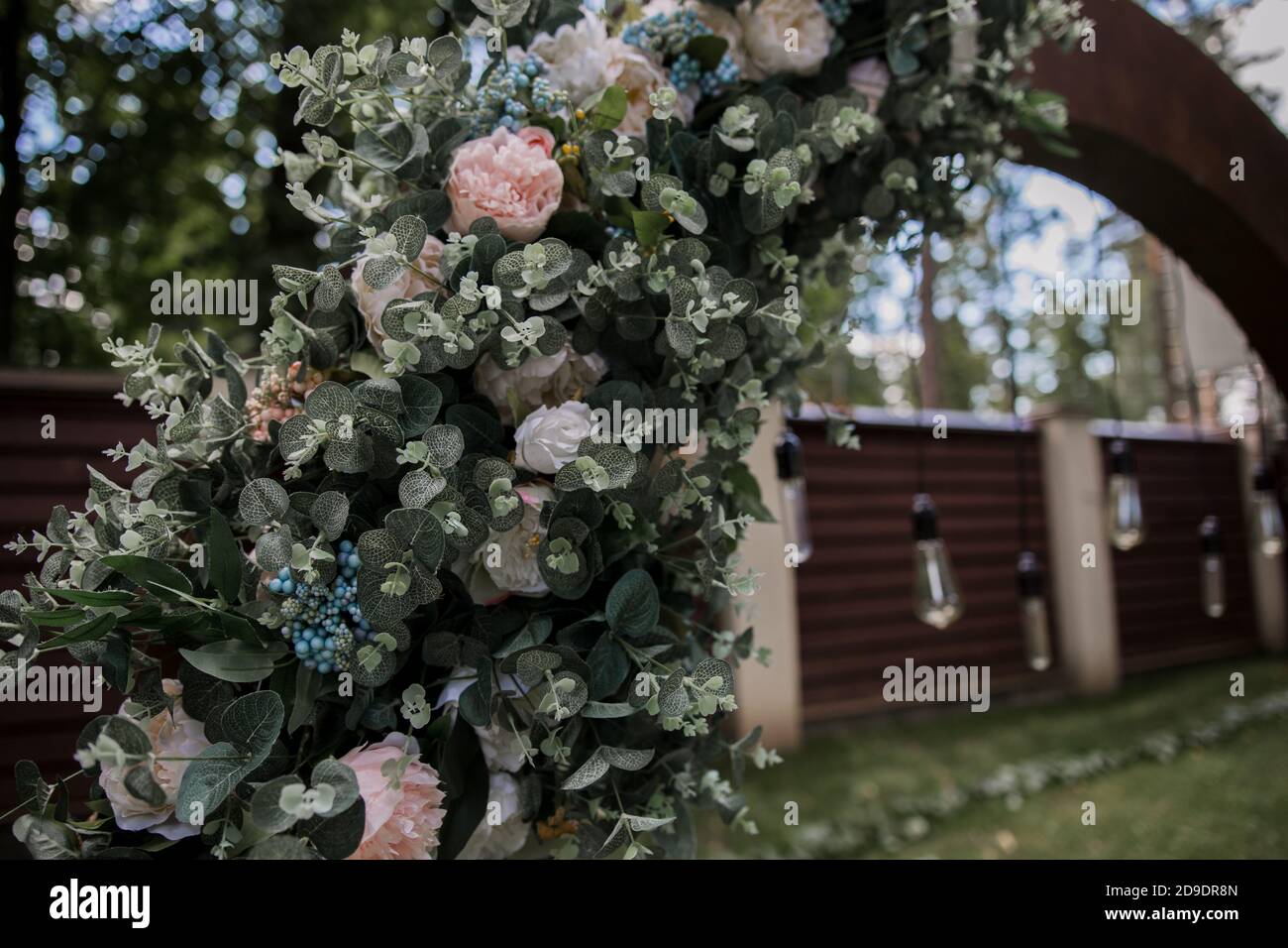 Light bulbs arch wedding ceremony hi-res stock photography and images