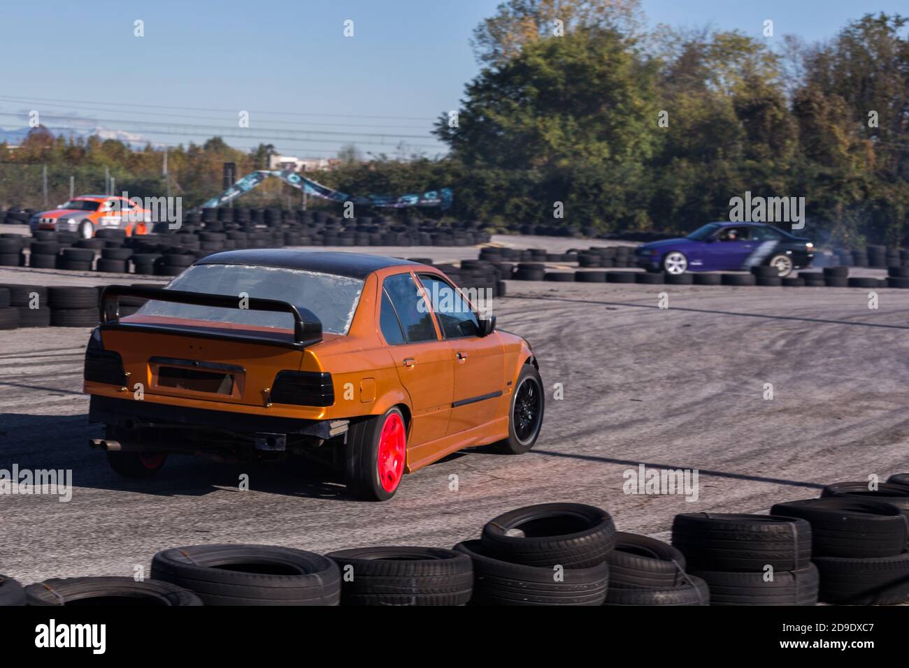 Racing auto on asphalt track hi res stock photography and images Alamy