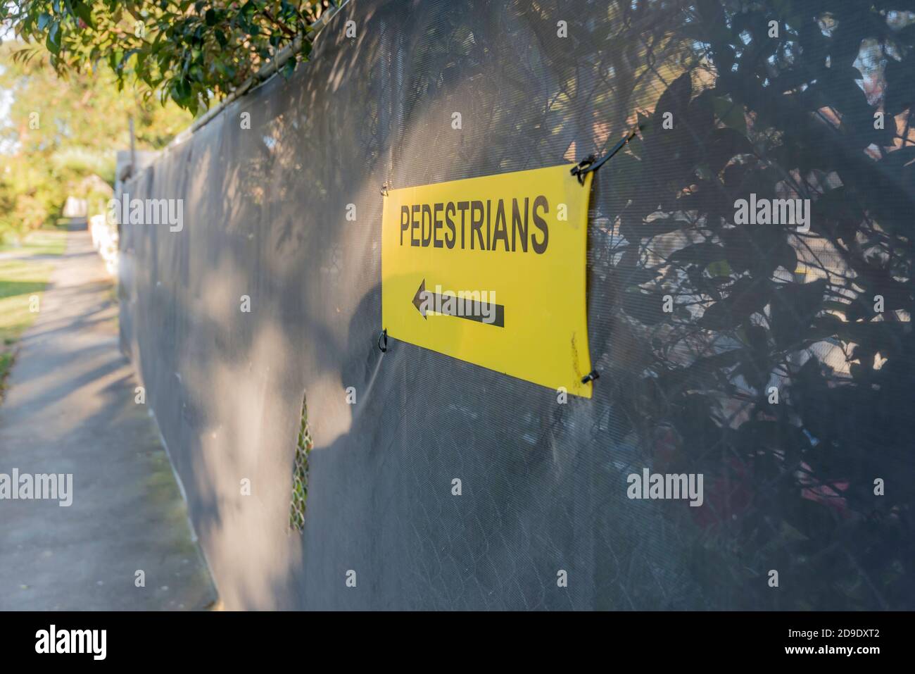 Temporary fence shade cloth hires stock photography and images Alamy