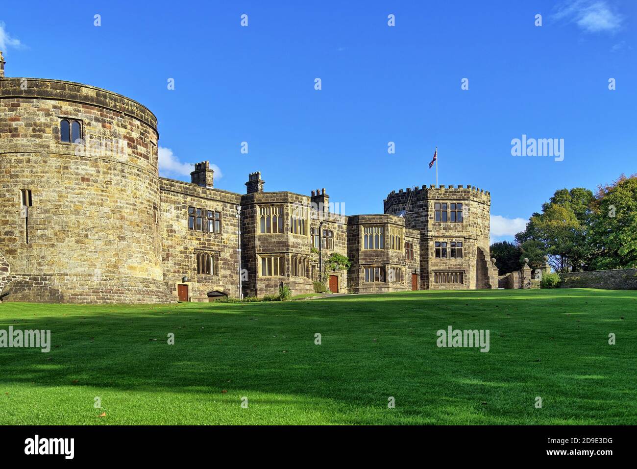 Skipton castle medieval hires stock photography and images Alamy
