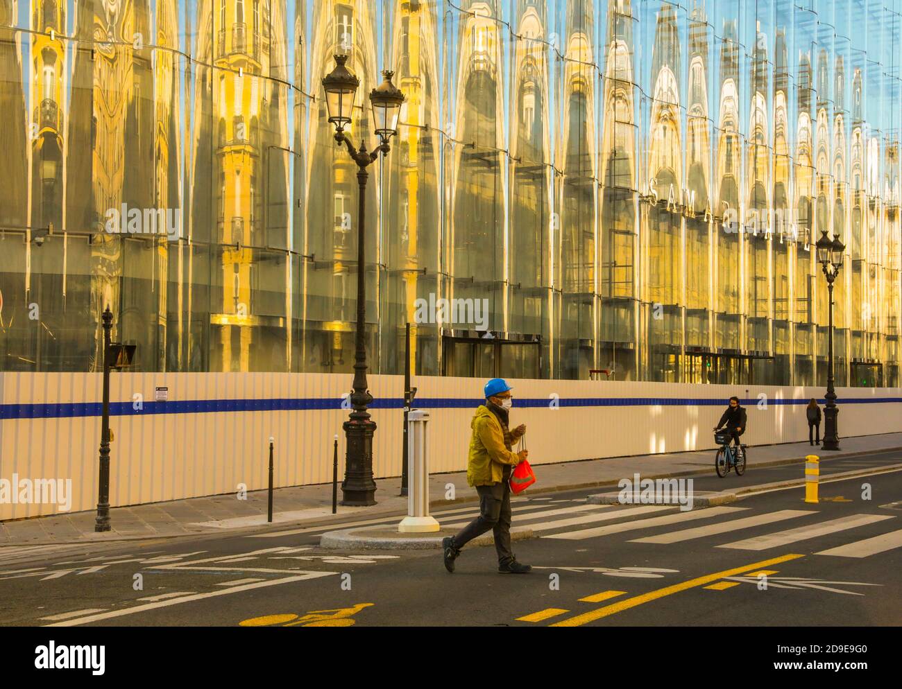 LA SAMARITAINE IS ONLY WAITING FOR THE PERFECT TIME TO REOPEN Stock Photo